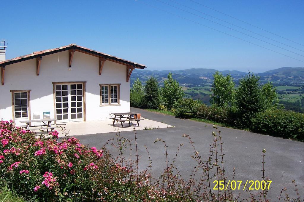 Ferme Ithurburia Saint-Michel  Екстериор снимка