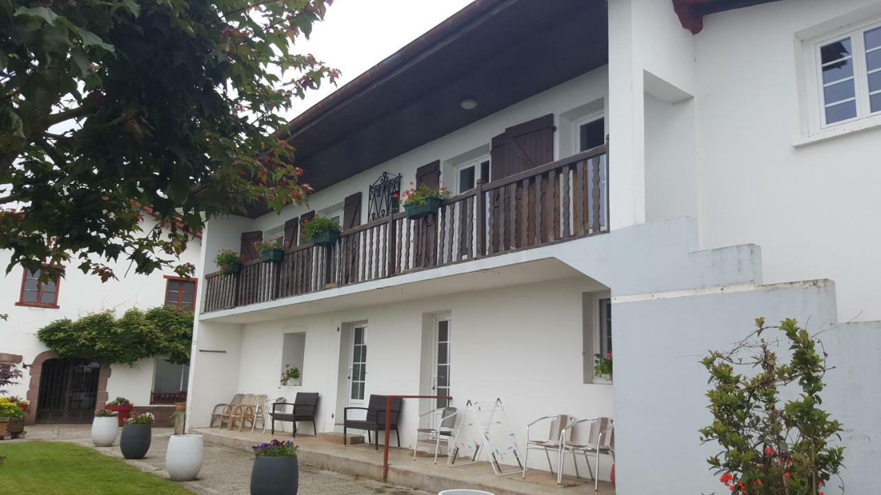 Ferme Ithurburia Saint-Michel  Екстериор снимка